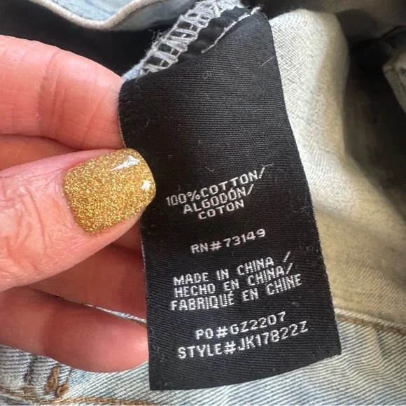 BoomBoom Jeans Jacket Denim Blue Shredded Distressed Denim Button Front Pocket M - Picture 6 of 9